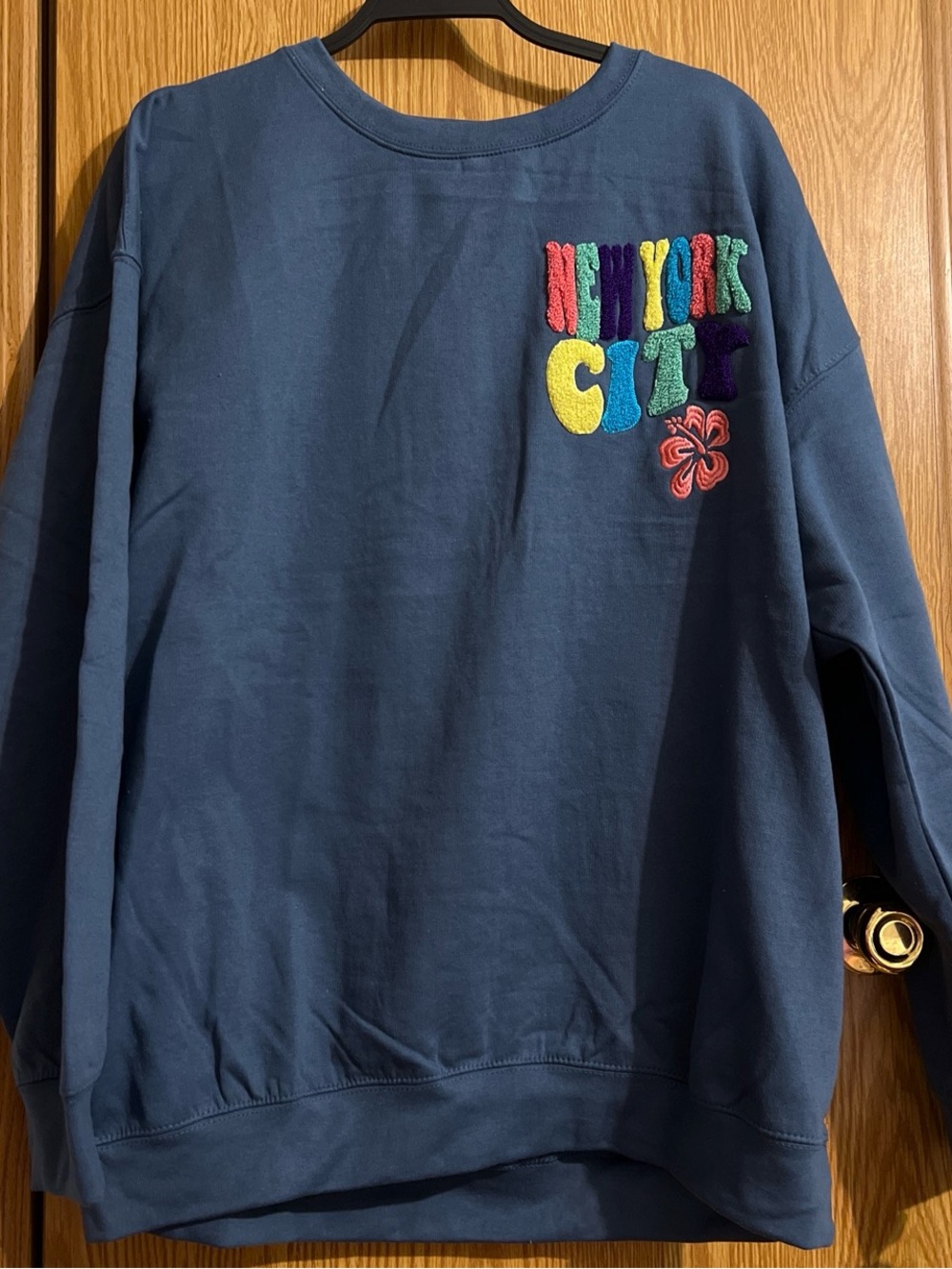 Ladies Sz 2x Navy Crewneck Sweater with Multicolor 'New York City' Patch